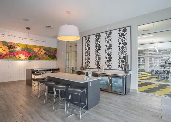 Apartamento Spacious 2bd Dt - Balcony, Gym, W-d, Parking - Sleeps 8 Phoenix