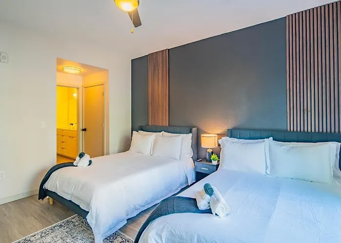 Apartamento Spacious 2bd Dt - Balcony, Gym, W-d, Parking - Sleeps 8