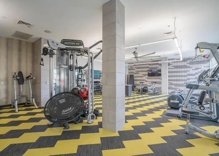 Apartamento Spacious 2bd Dt - Balcony, Gym, W-d, Parking - Sleeps 8 Phoenix