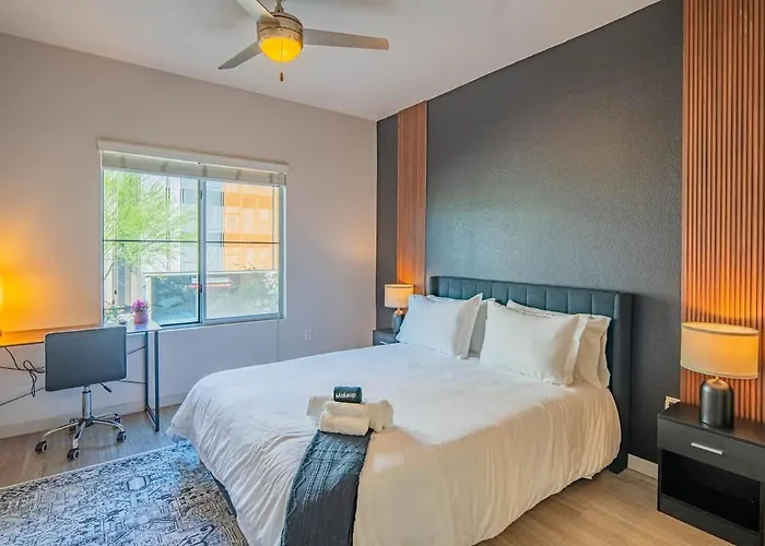 Apartamento Spacious 2bd Dt - Balcony, Gym, W-d, Parking - Sleeps 8