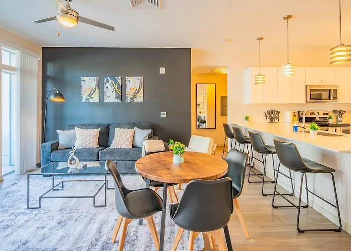 Apartamento Spacious 2bd Dt - Balcony, Gym, W-d, Parking - Sleeps 8 Phoenix